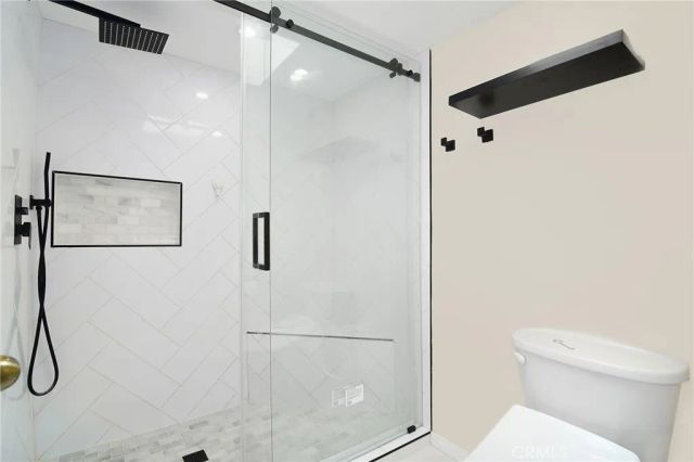 18739 Hatteras Street 55, Tarzana, CA 91356