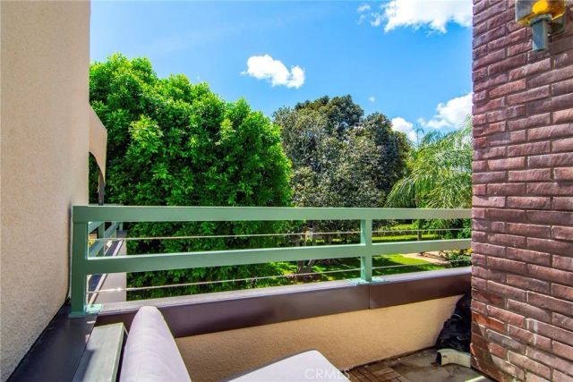 18739 Hatteras Street 55, Tarzana, CA 91356