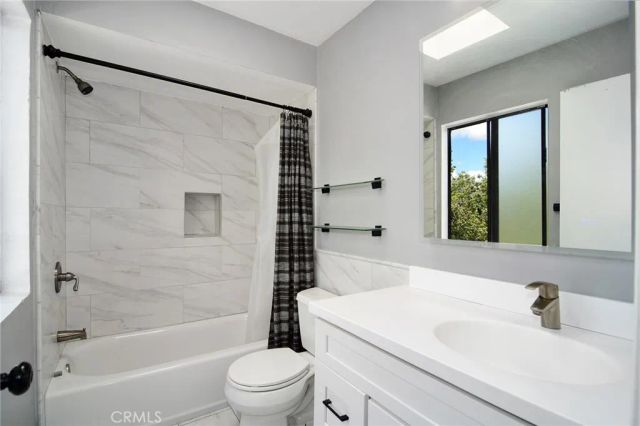 18739 Hatteras Street 55, Tarzana, CA 91356