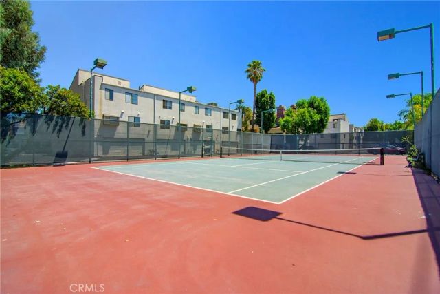 18739 Hatteras Street 55, Tarzana, CA 91356