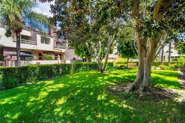 18739 Hatteras Street 55, Tarzana, CA 91356