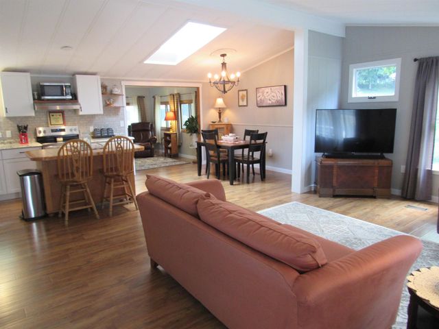 14 Rim Road, Danville, NH 03819