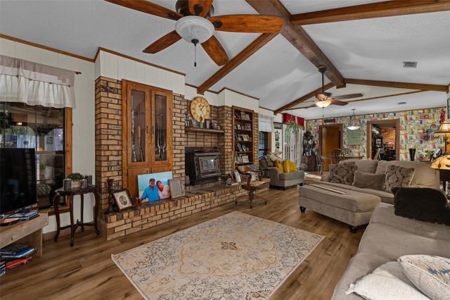 8915 Blanchard Latex Road, Mooringsport, LA 71060