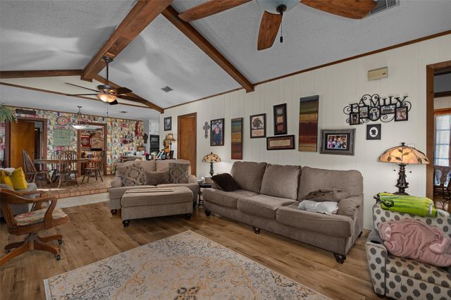 8915 Blanchard Latex Road, Mooringsport, LA 71060