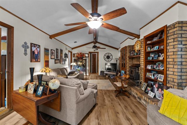 8915 Blanchard Latex Road, Mooringsport, LA 71060