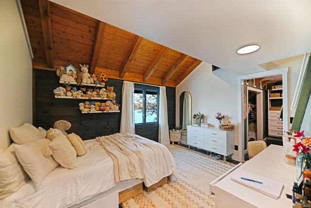 1720 N Shore Drive, Rome City, IN 46784