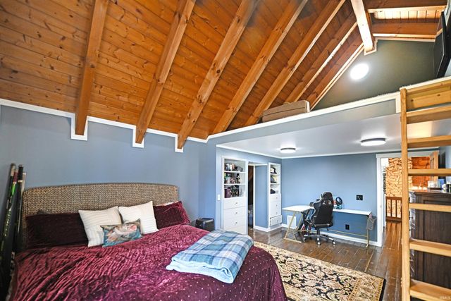 1720 N Shore Drive, Rome City, IN 46784