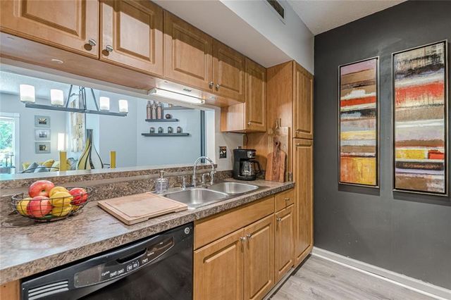 1 Biscayne Drive 109, Atlanta, GA 30309