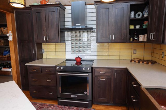 5707 Saddle Rock Road, Manhattan, KS 66503