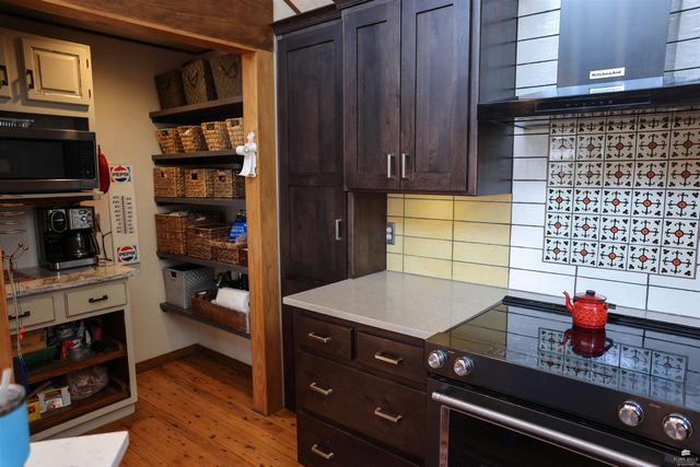 5707 Saddle Rock Road, Manhattan, KS 66503