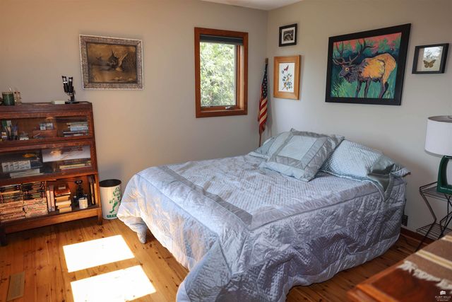 5707 Saddle Rock Road, Manhattan, KS 66503