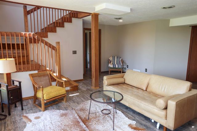 5707 Saddle Rock Road, Manhattan, KS 66503
