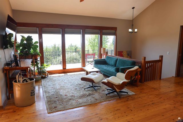 5707 Saddle Rock Road, Manhattan, KS 66503