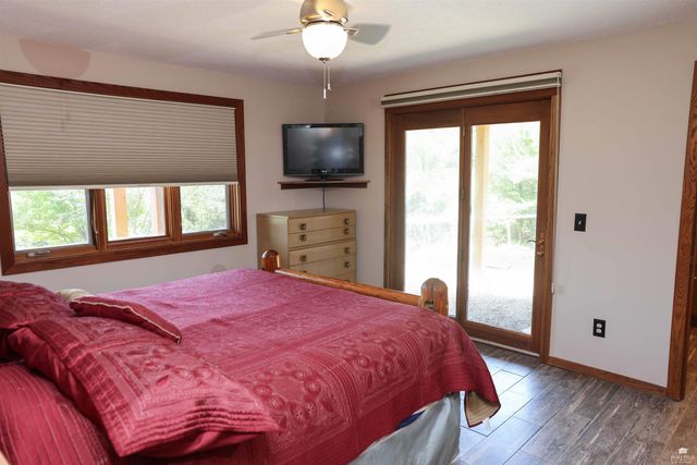 5707 Saddle Rock Road, Manhattan, KS 66503