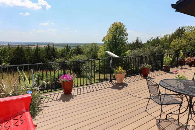 5707 Saddle Rock Road, Manhattan, KS 66503