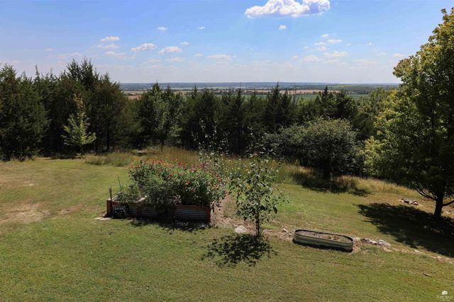 5707 Saddle Rock Road, Manhattan, KS 66503
