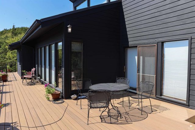 5707 Saddle Rock Road, Manhattan, KS 66503