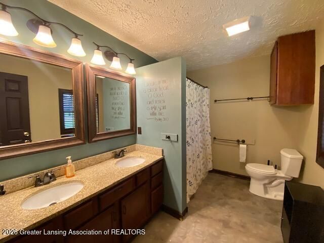 1910 W Pratt Road, Dewitt, MI 48820
