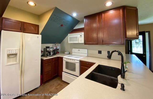 1910 W Pratt Road, Dewitt, MI 48820