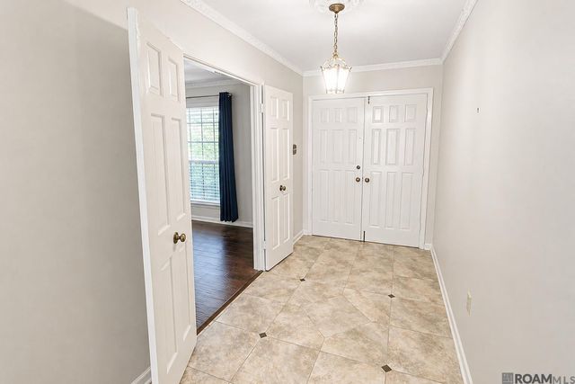 983 Hedgewood Dr, Baton Rouge, LA 70815
