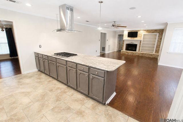 983 Hedgewood Dr, Baton Rouge, LA 70815