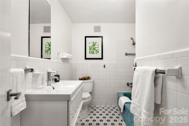 1300 Queens Road 309, Charlotte, NC 28207