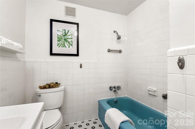 1300 Queens Road 309, Charlotte, NC 28207
