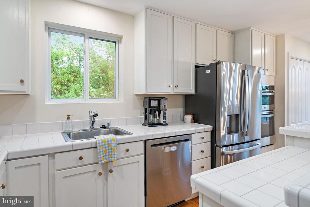 Image 31 of property listing at 1210 SEVERNVIEW DR, Crownsville, MD 21032