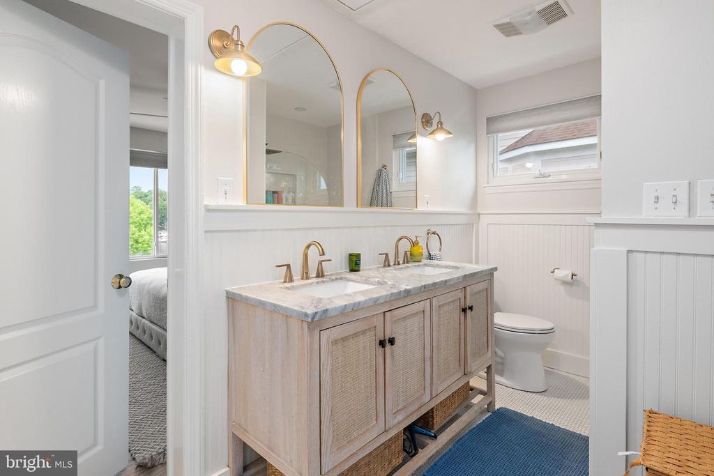 Image 38 of property listing at 1210 SEVERNVIEW DR, Crownsville, MD 21032