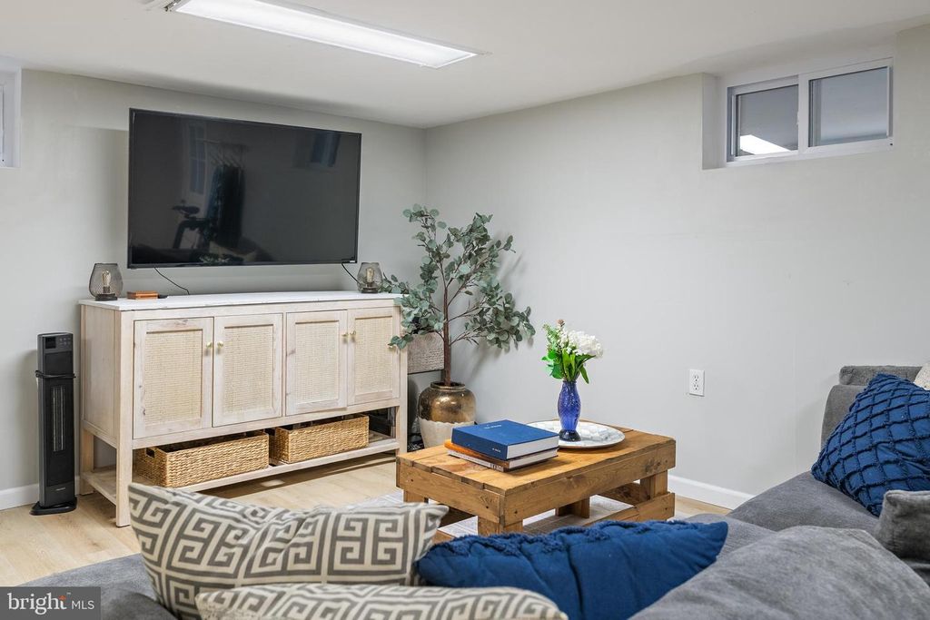 Image 54 of property listing at 1210 SEVERNVIEW DR, Crownsville, MD 21032