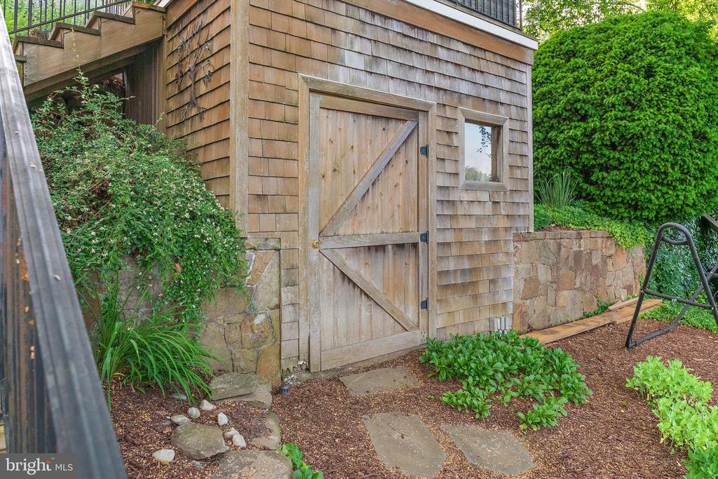 Image 79 of property listing at 1210 SEVERNVIEW DR, Crownsville, MD 21032