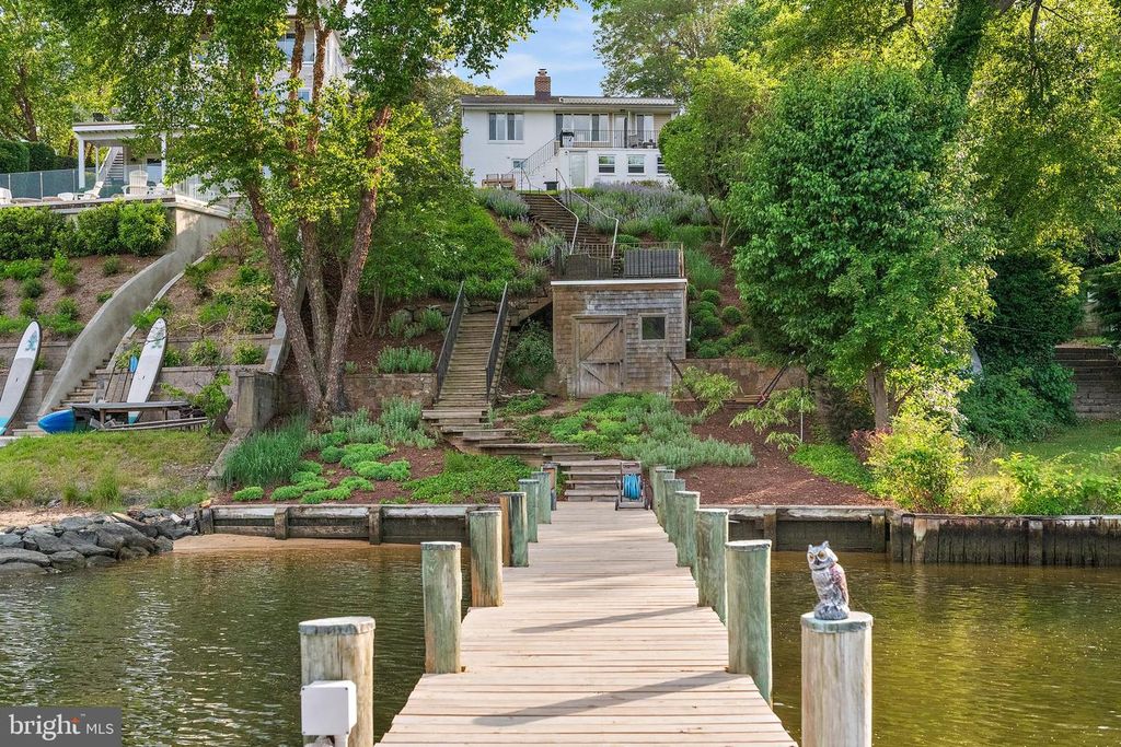 Image 8 of property listing at 1210 SEVERNVIEW DR, Crownsville, MD 21032