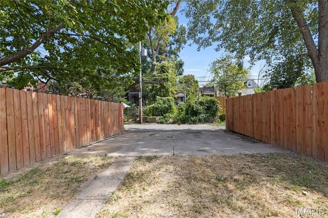 4648 S Compton Avenue, St Louis, MO 63111