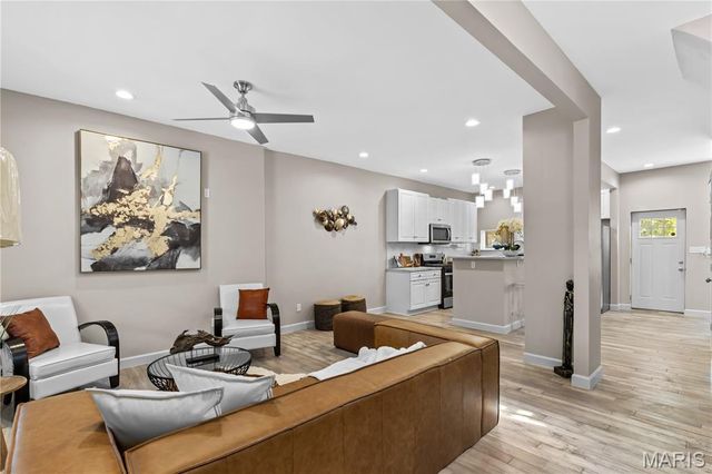 4648 S Compton Avenue, St Louis, MO 63111