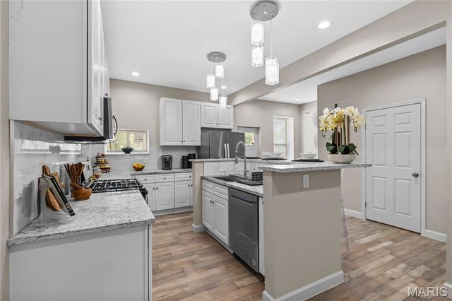 4648 S Compton Avenue, St Louis, MO 63111