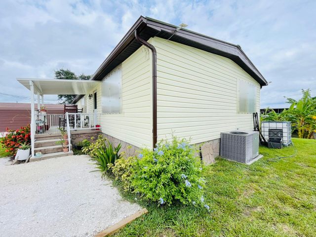 2301 SE 33rd Street, Okeechobee, FL 34974