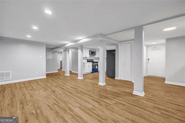 1008 LINDRIDGE Drive NE, Atlanta, GA 30324