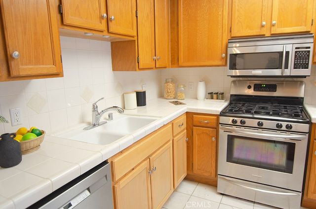 240 S Mentor 2, Pasadena, CA 91106