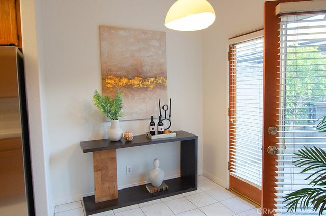 240 S Mentor 2, Pasadena, CA 91106