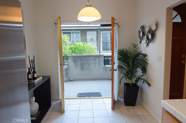 240 S Mentor 2, Pasadena, CA 91106