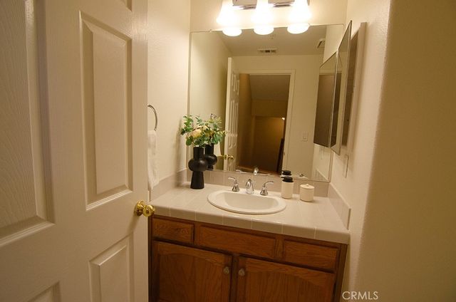 240 S Mentor 2, Pasadena, CA 91106