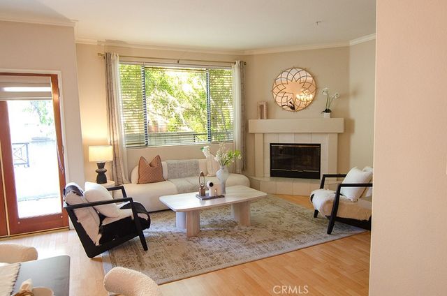 240 S Mentor 2, Pasadena, CA 91106