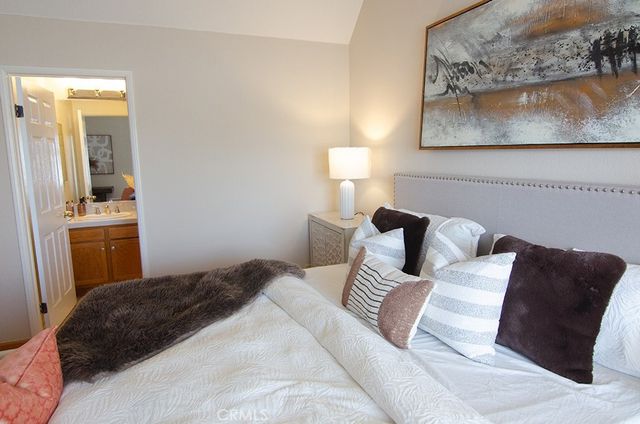 240 S Mentor 2, Pasadena, CA 91106