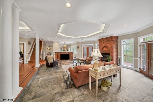 8 Chestnut St, Washington Twp., NJ 07853