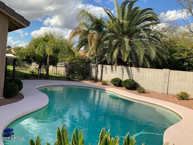 6998 W Muriel Drive, Glendale, AZ 85308