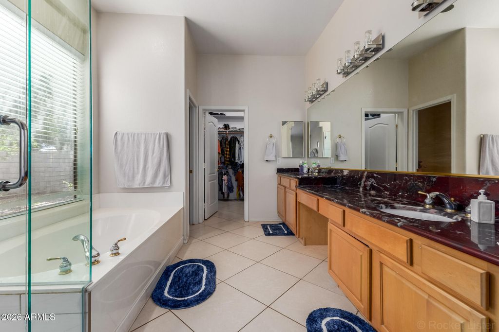 Image 18 of property listing at 6998 W Muriel Drive, Glendale, AZ 85308
