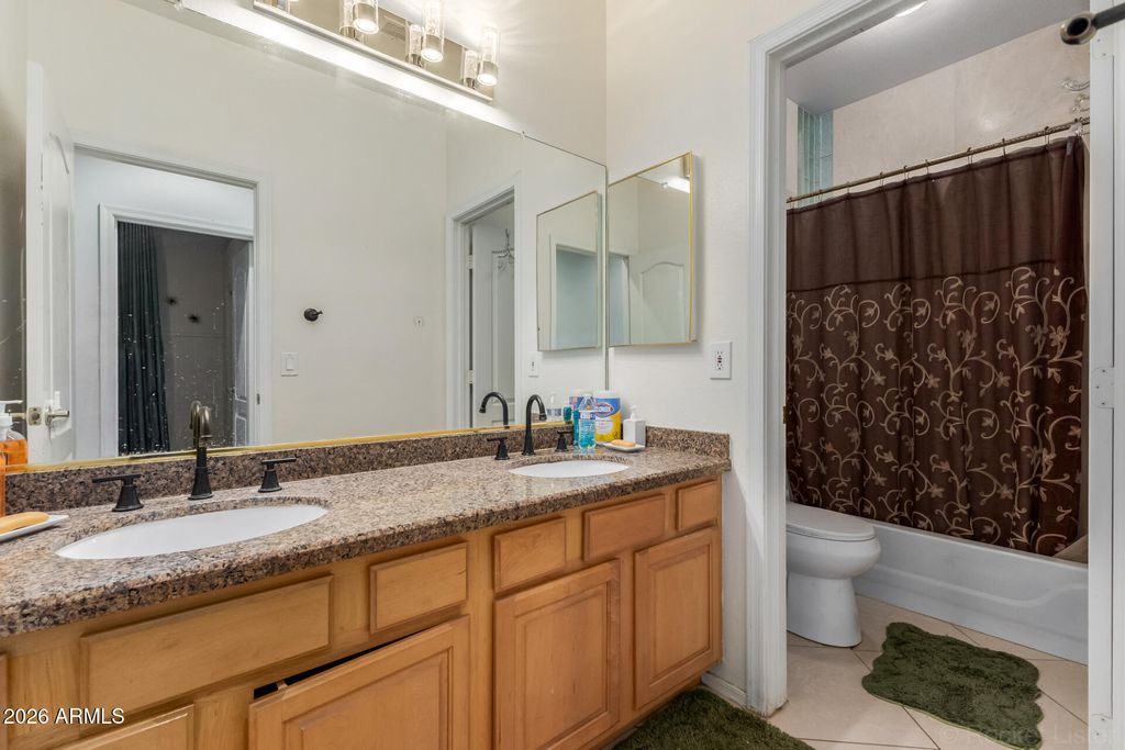 Image 23 of property listing at 6998 W Muriel Drive, Glendale, AZ 85308