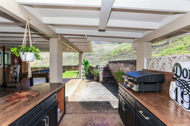 2374 Ahaiki Street, Pearl City, HI 96782