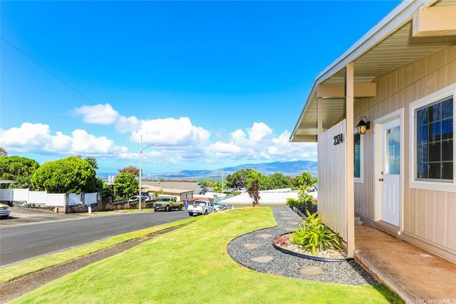 2374 Ahaiki Street, Pearl City, HI 96782