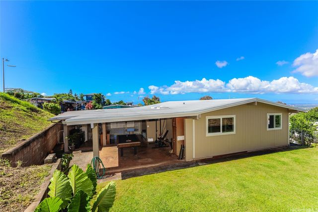 2374 Ahaiki Street, Pearl City, HI 96782